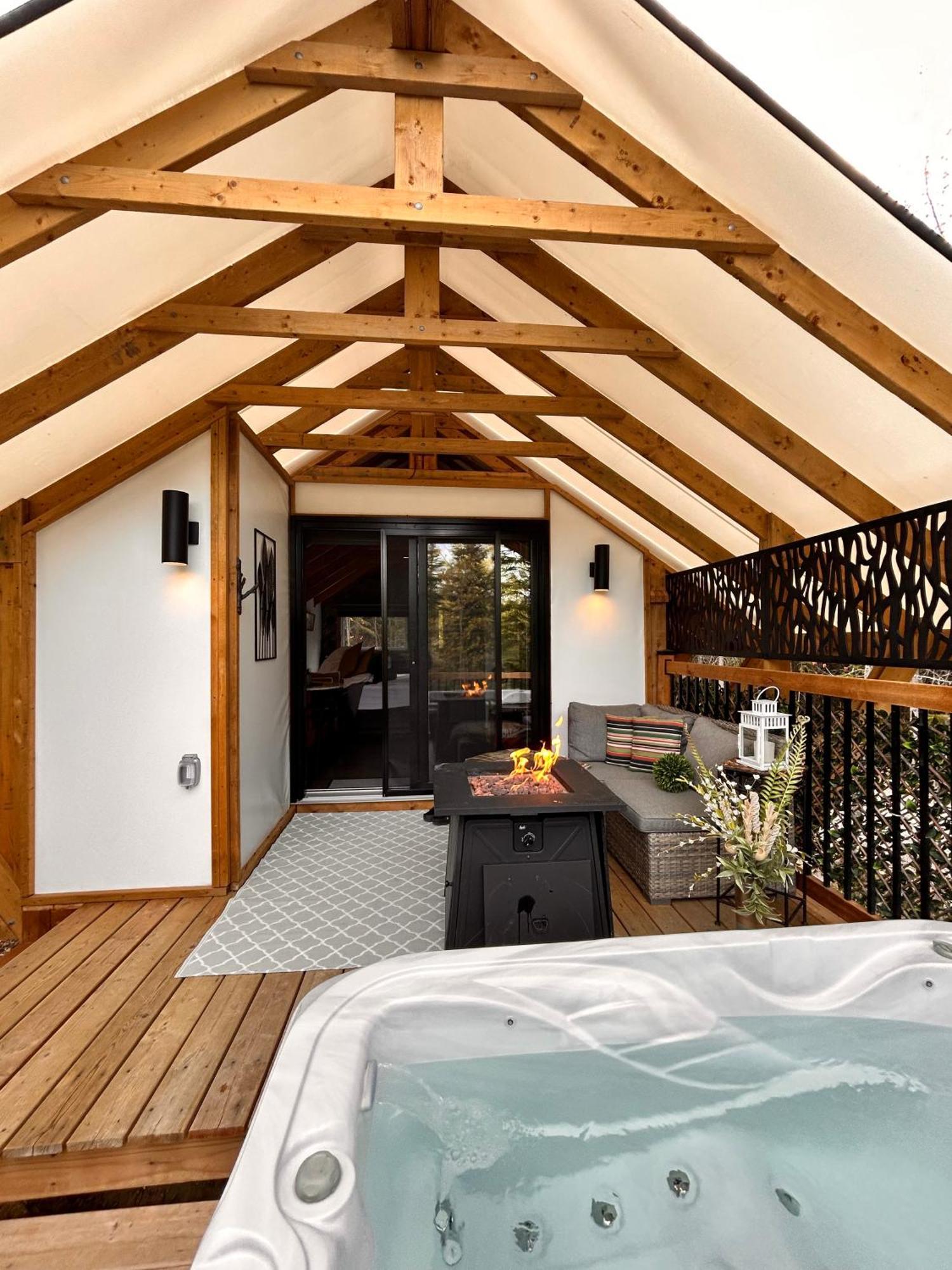 Momentom Refuges Nature Luxury tent Petite-Riviere-Saint-Francois