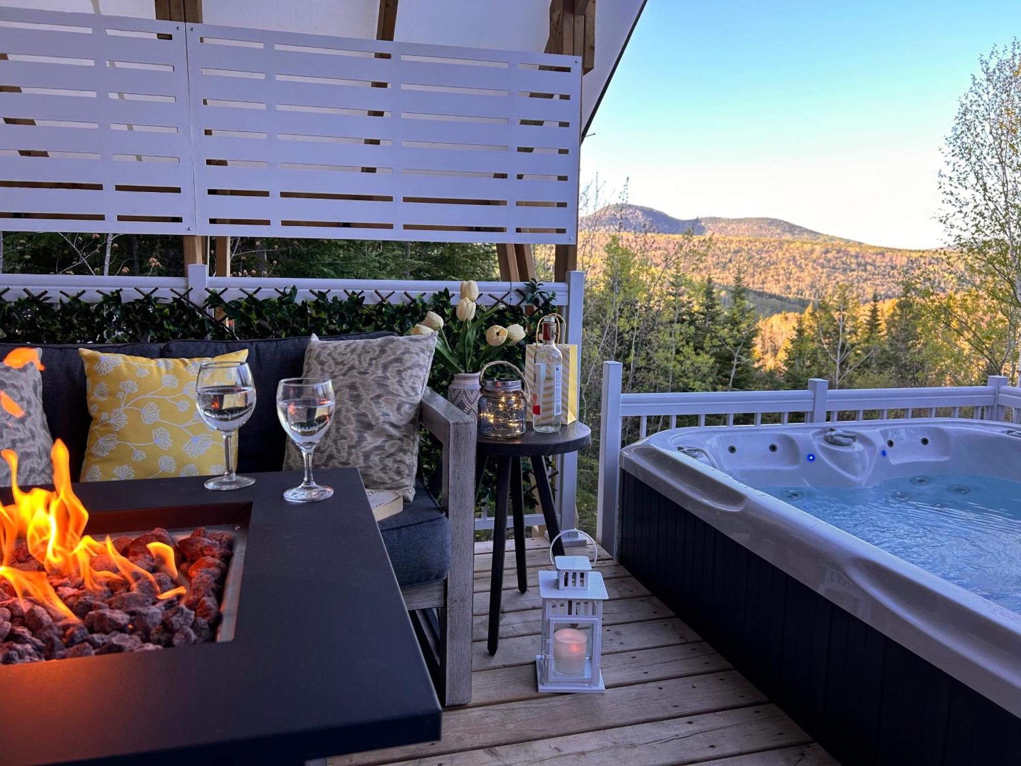 Momentom Refuges Nature Luxury tent Petite-Riviere-Saint-Francois