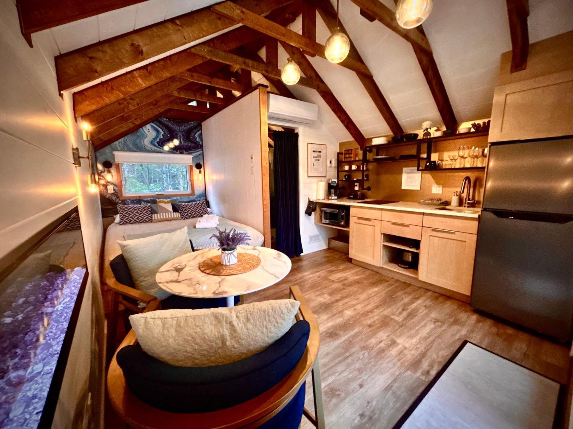 Luxury tent Momentom Refuges Nature Petite-Riviere-Saint-Francois